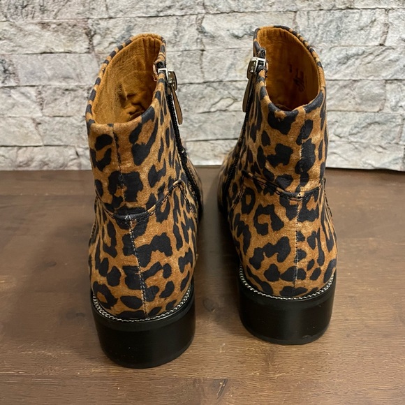 Franco Sarto Benny leopard print boots with chain accent 9 - Picture 4 of 7